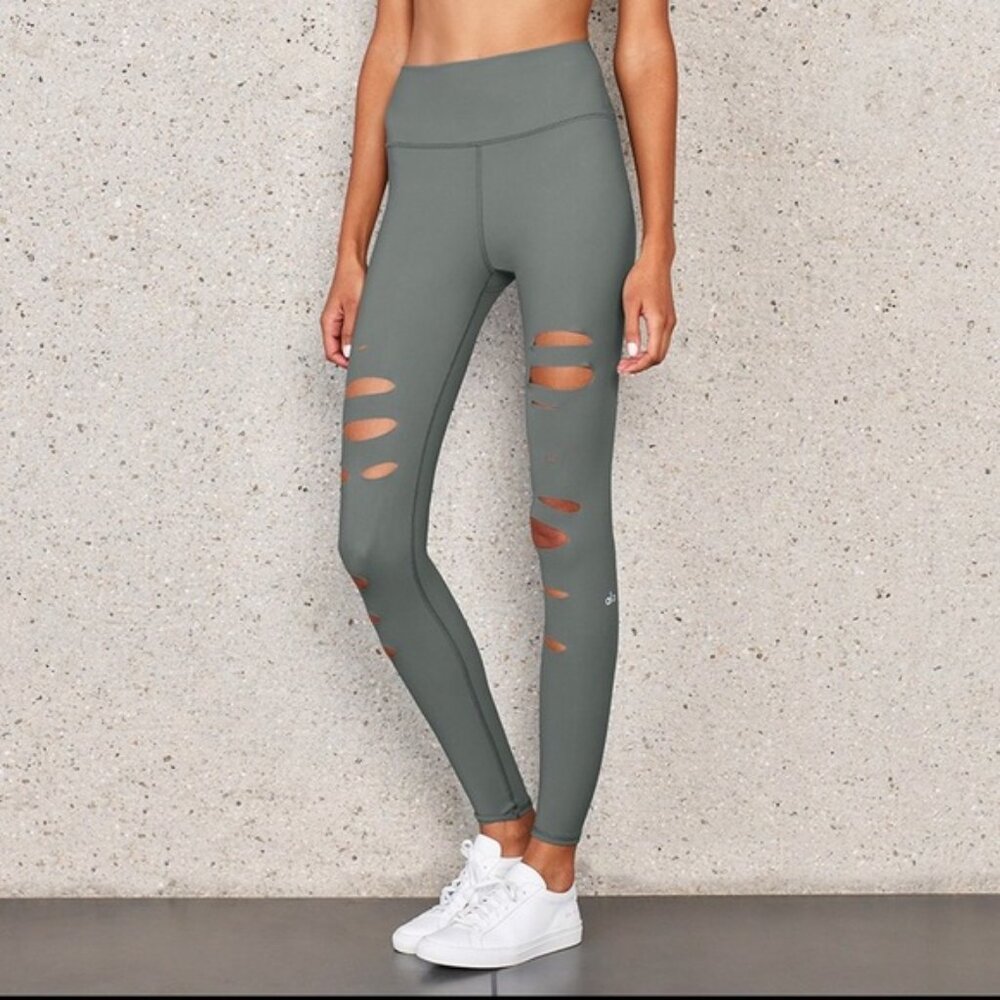Alo Yoga High Waisted Ripped Warrior Leggings in Sage sz Sm - Picture 2 of 3